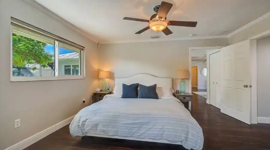 5411 America Dr, Florida 34231, United States, 3 Bedrooms Bedrooms, 5 Rooms Rooms,2 BathroomsBathrooms,Residential,For Sale,America,929074