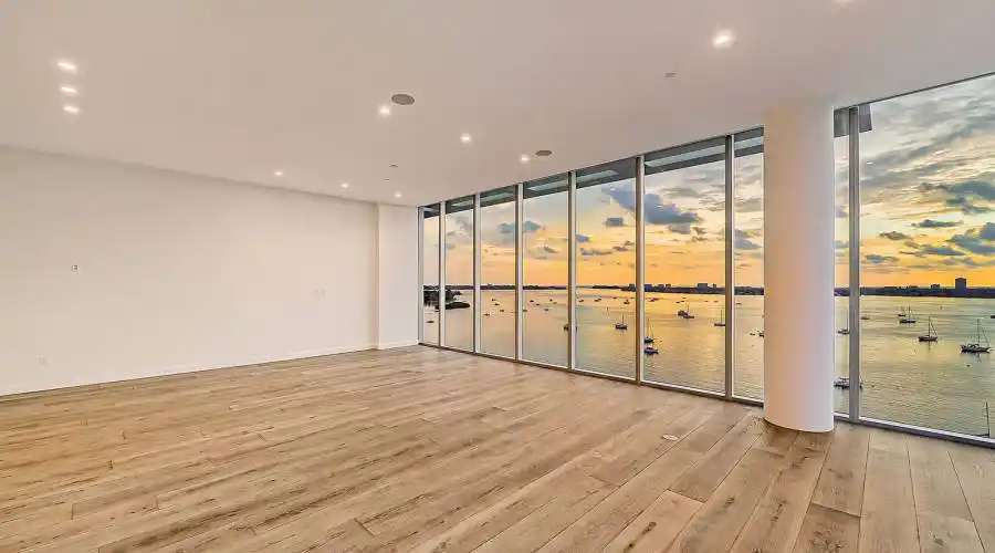 605 South Gulfstream Ave 10N, Sarasota, Florida 34236, United States, 4 Bedrooms Bedrooms, ,4 BathroomsBathrooms,Residential,For Sale,Epoch,South Gulfstream Ave 10N,10,970026