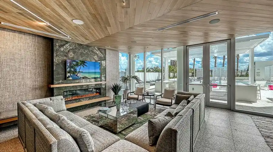605 South Gulfstream Ave 10N, Sarasota, Florida 34236, United States, 4 Bedrooms Bedrooms, ,4 BathroomsBathrooms,Residential,For Sale,Epoch,South Gulfstream Ave 10N,10,970026