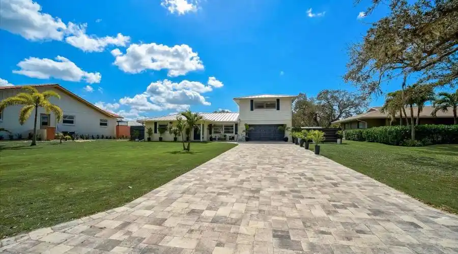 637 Bayshore Rd, Florida 34275, United States, 5 Bedrooms Bedrooms, 7 Rooms Rooms,3 BathroomsBathrooms,Residential,For Sale,Bayshore,1016410