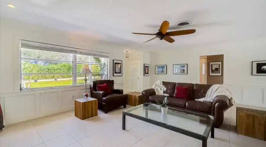 637 Bayshore Rd, Florida 34275, United States, 5 Bedrooms Bedrooms, 7 Rooms Rooms,3 BathroomsBathrooms,Residential,For Sale,Bayshore,1016410