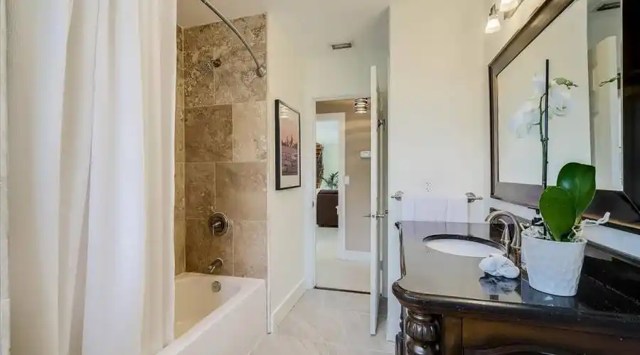 637 Bayshore Rd, Florida 34275, United States, 5 Bedrooms Bedrooms, 7 Rooms Rooms,3 BathroomsBathrooms,Residential,For Sale,Bayshore,1016410