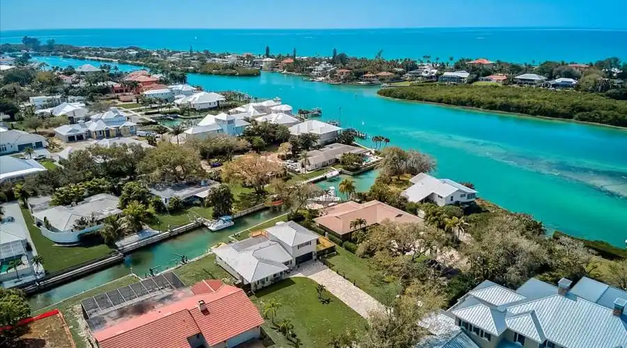 637 Bayshore Rd, Florida 34275, United States, 5 Bedrooms Bedrooms, 7 Rooms Rooms,3 BathroomsBathrooms,Residential,For Sale,Bayshore,1016410