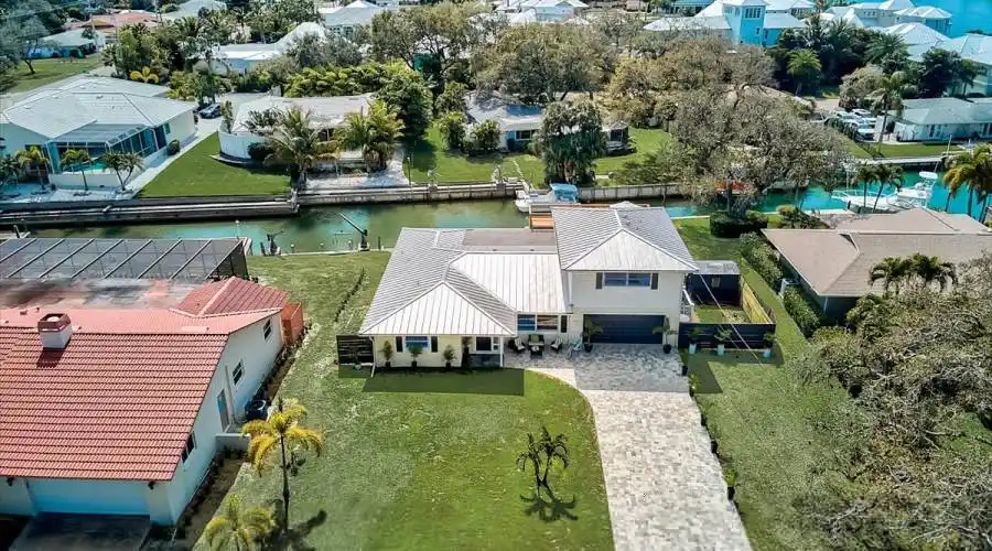 637 Bayshore Rd, Florida 34275, United States, 5 Bedrooms Bedrooms, 7 Rooms Rooms,3 BathroomsBathrooms,Residential,For Sale,Bayshore,1016410