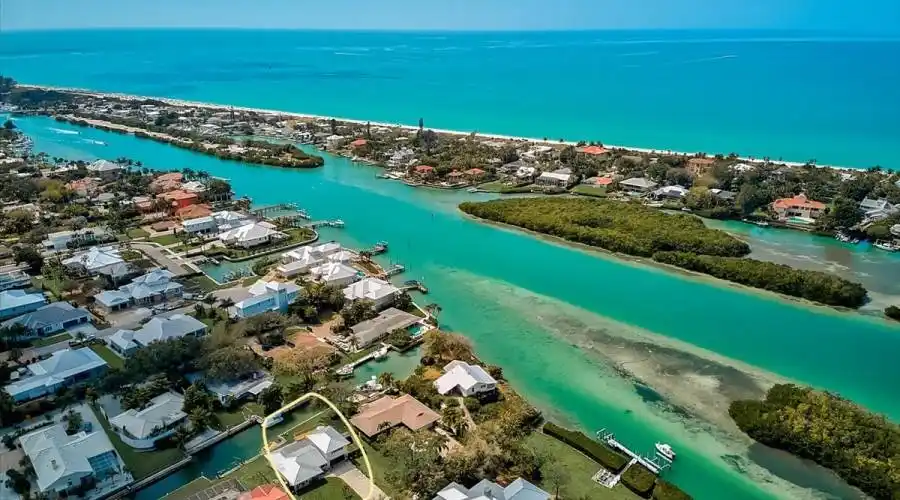 637 Bayshore Rd, Florida 34275, United States, 5 Bedrooms Bedrooms, 7 Rooms Rooms,3 BathroomsBathrooms,Residential,For Sale,Bayshore,1016410