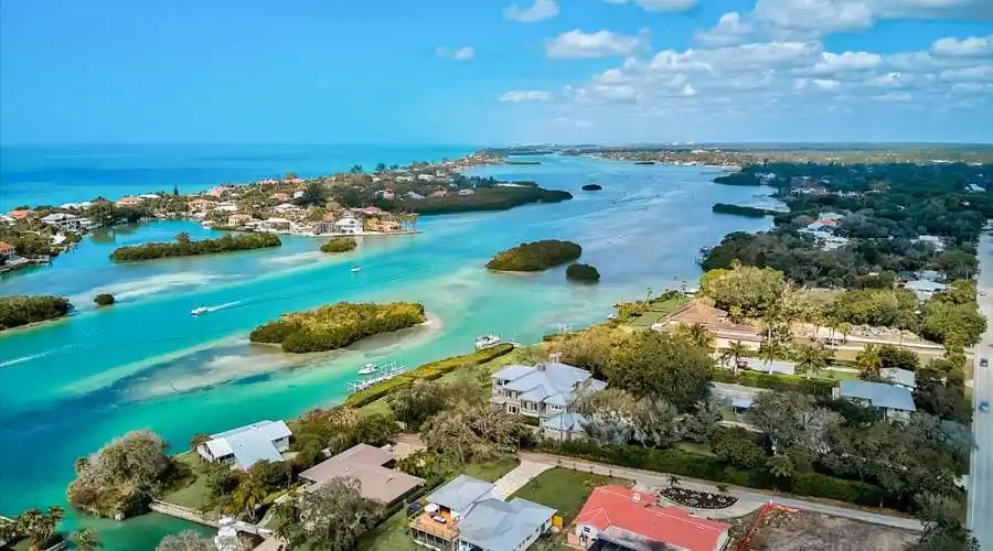 637 Bayshore Rd, Florida 34275, United States, 5 Bedrooms Bedrooms, 7 Rooms Rooms,3 BathroomsBathrooms,Residential,For Sale,Bayshore,1016410