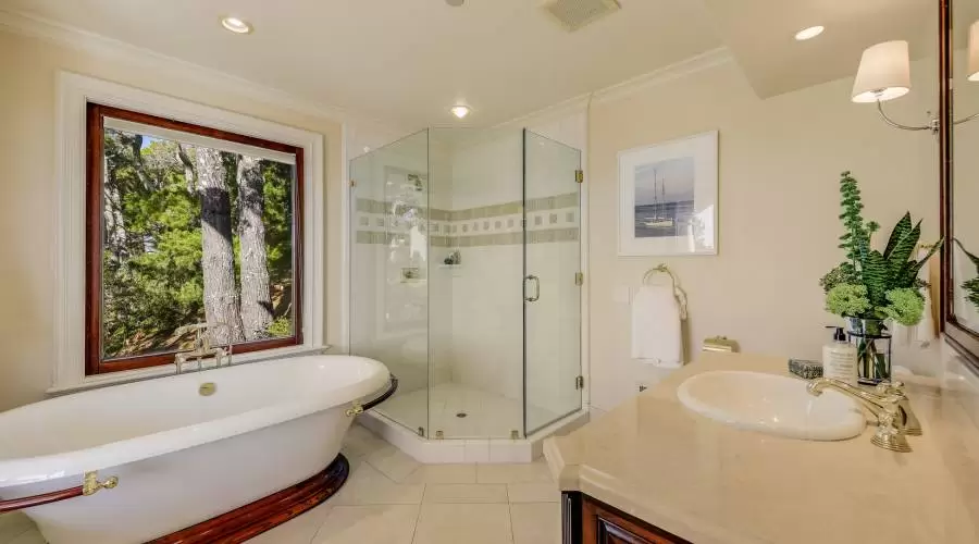 101 Mt Tiburon Rd, Tiburon, California 94920, United States, 5 Bedrooms Bedrooms, ,6 BathroomsBathrooms,Residential,For Sale,101 Mt Tiburon Rd,1017722
