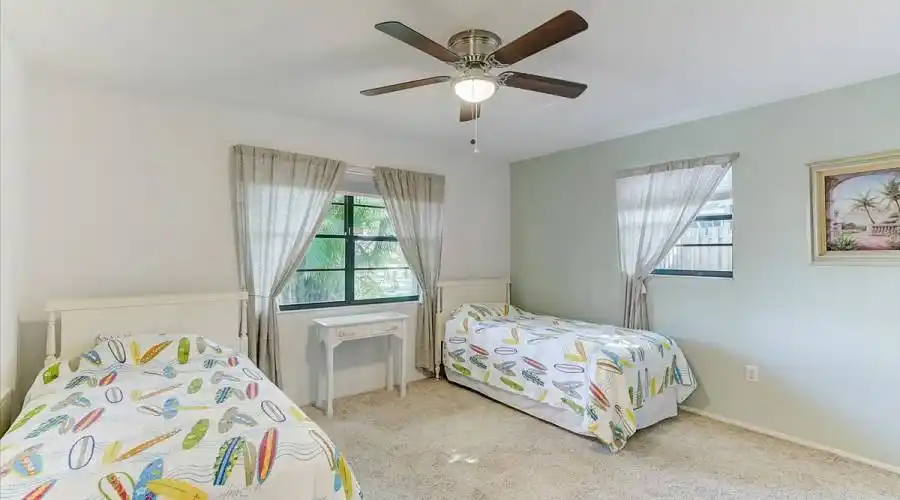 2512 Monterey St- Florida 34231- United States, 5 Bedrooms Bedrooms, 7 Rooms Rooms,3 BathroomsBathrooms,Residential,For Sale,Monterey,1038025
