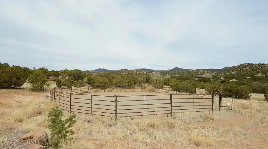 13 Joy Ln, Santa Fe, New Mexico 87508, United States, 4 Bedrooms Bedrooms, ,3 BathroomsBathrooms,Residential,For Sale,Joy Ln,1038072