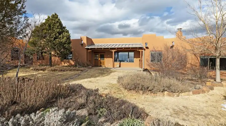 13 Joy Ln, Santa Fe, New Mexico 87508, United States, 4 Bedrooms Bedrooms, ,3 BathroomsBathrooms,Residential,For Sale,Joy Ln,1038072