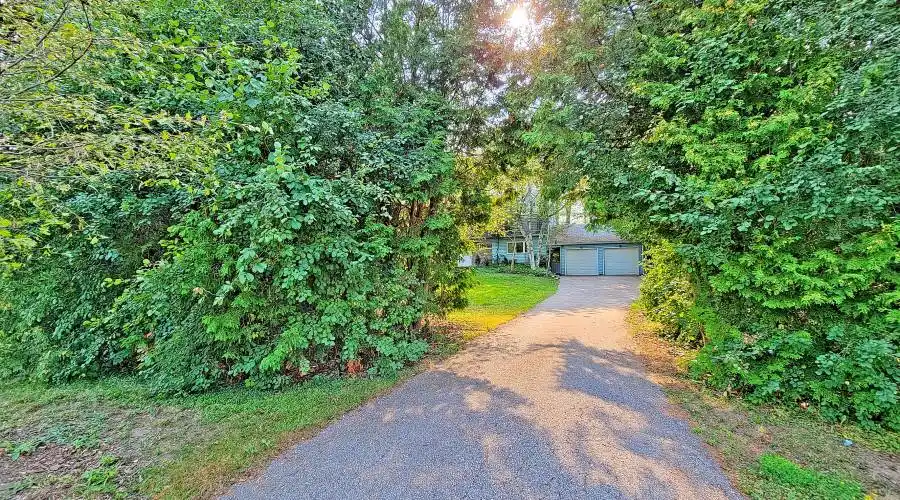 16 bayview park LN, Richmond Hill, Ontario, Canada, 3 Bedrooms Bedrooms, 12 Rooms Rooms,3 BathroomsBathrooms,Residential,For Sale,bayview park LN,1044484