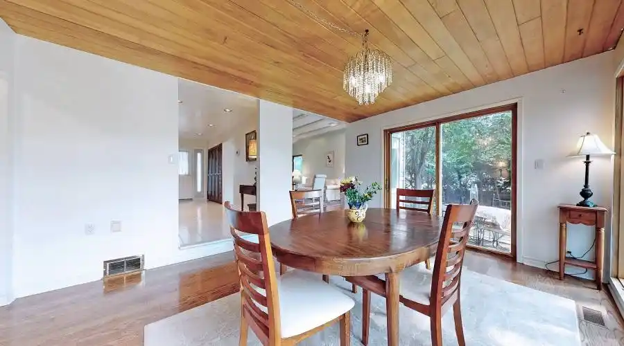16 bayview park LN, Richmond Hill, Ontario, Canada, 3 Bedrooms Bedrooms, 12 Rooms Rooms,3 BathroomsBathrooms,Residential,For Sale,bayview park LN,1044484