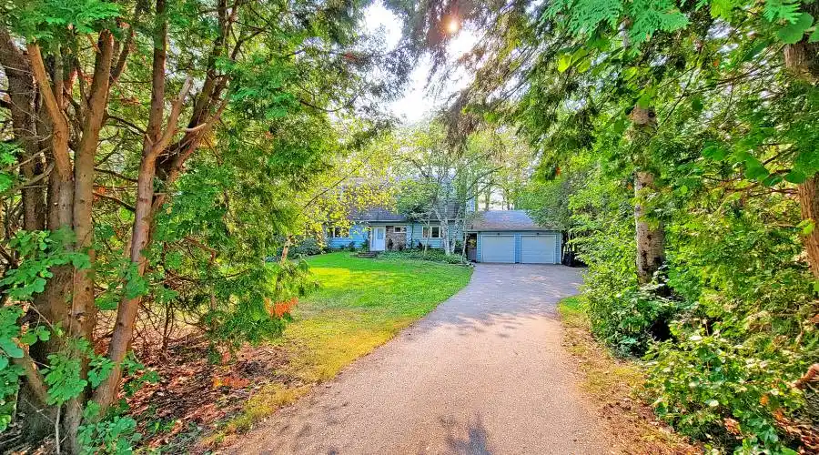 16 bayview park LN, Richmond Hill, Ontario, Canada, 3 Bedrooms Bedrooms, 12 Rooms Rooms,3 BathroomsBathrooms,Residential,For Sale,bayview park LN,1044484