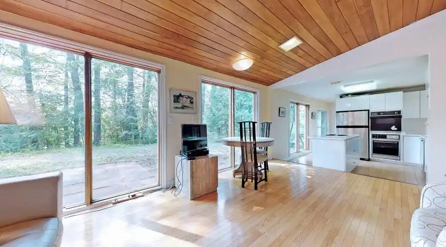 16 bayview park LN, Richmond Hill, Ontario, Canada, 3 Bedrooms Bedrooms, 12 Rooms Rooms,3 BathroomsBathrooms,Residential,For Sale,bayview park LN,1044484
