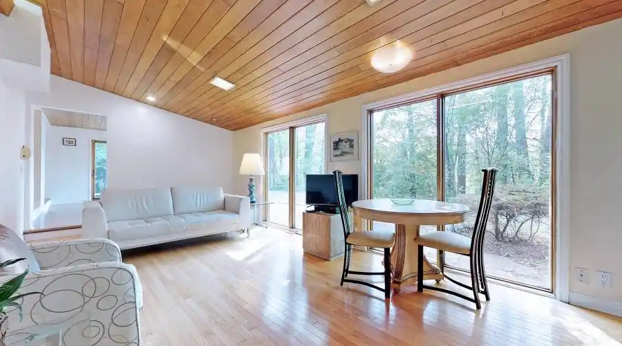 16 bayview park LN, Richmond Hill, Ontario, Canada, 3 Bedrooms Bedrooms, 12 Rooms Rooms,3 BathroomsBathrooms,Residential,For Sale,bayview park LN,1044484