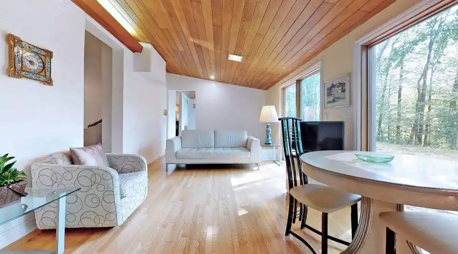 16 bayview park LN, Richmond Hill, Ontario, Canada, 3 Bedrooms Bedrooms, 12 Rooms Rooms,3 BathroomsBathrooms,Residential,For Sale,bayview park LN,1044484
