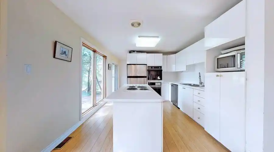 16 bayview park LN, Richmond Hill, Ontario, Canada, 3 Bedrooms Bedrooms, 12 Rooms Rooms,3 BathroomsBathrooms,Residential,For Sale,bayview park LN,1044484