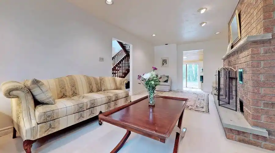 16 bayview park LN, Richmond Hill, Ontario, Canada, 3 Bedrooms Bedrooms, 12 Rooms Rooms,3 BathroomsBathrooms,Residential,For Sale,bayview park LN,1044484