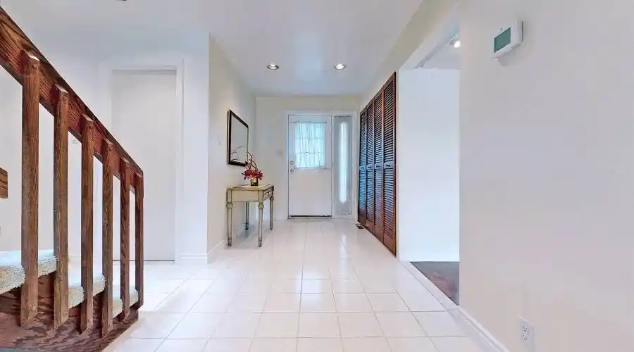 16 bayview park LN, Richmond Hill, Ontario, Canada, 3 Bedrooms Bedrooms, 12 Rooms Rooms,3 BathroomsBathrooms,Residential,For Sale,bayview park LN,1044484