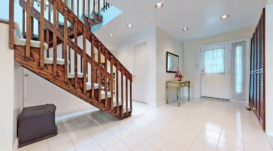 16 bayview park LN, Richmond Hill, Ontario, Canada, 3 Bedrooms Bedrooms, 12 Rooms Rooms,3 BathroomsBathrooms,Residential,For Sale,bayview park LN,1044484