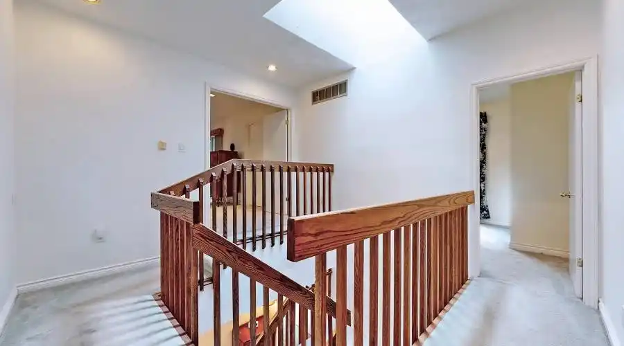 16 bayview park LN, Richmond Hill, Ontario, Canada, 3 Bedrooms Bedrooms, 12 Rooms Rooms,3 BathroomsBathrooms,Residential,For Sale,bayview park LN,1044484