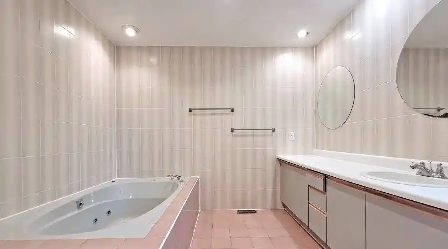 16 bayview park LN, Richmond Hill, Ontario, Canada, 3 Bedrooms Bedrooms, 12 Rooms Rooms,3 BathroomsBathrooms,Residential,For Sale,bayview park LN,1044484