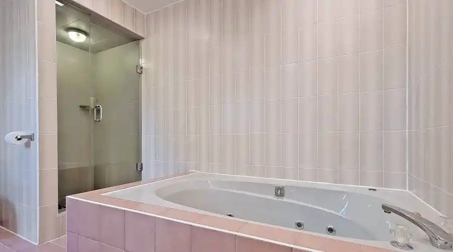 16 bayview park LN, Richmond Hill, Ontario, Canada, 3 Bedrooms Bedrooms, 12 Rooms Rooms,3 BathroomsBathrooms,Residential,For Sale,bayview park LN,1044484