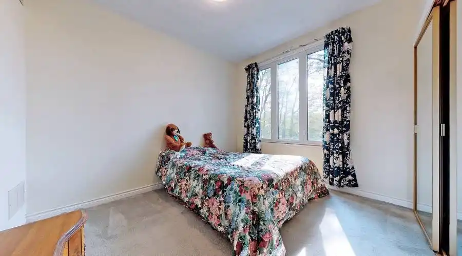 16 bayview park LN, Richmond Hill, Ontario, Canada, 3 Bedrooms Bedrooms, 12 Rooms Rooms,3 BathroomsBathrooms,Residential,For Sale,bayview park LN,1044484