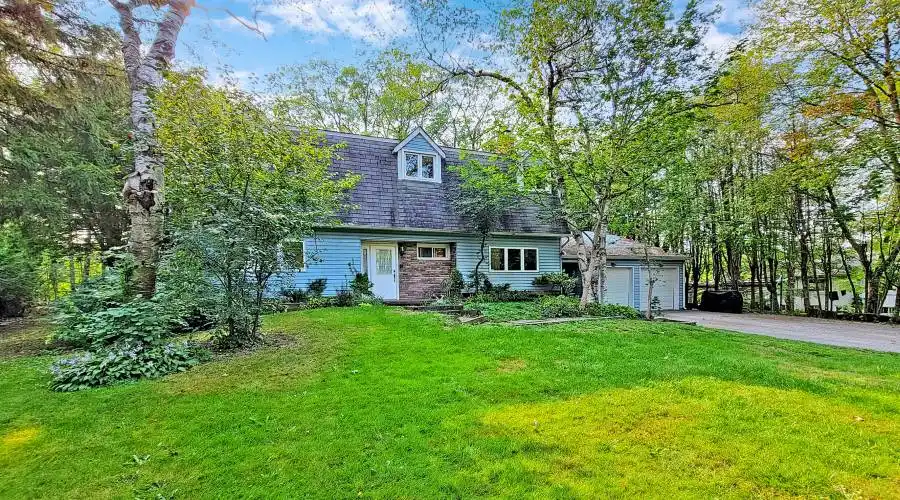 16 bayview park LN, Richmond Hill, Ontario, Canada, 3 Bedrooms Bedrooms, 12 Rooms Rooms,3 BathroomsBathrooms,Residential,For Sale,bayview park LN,1044484