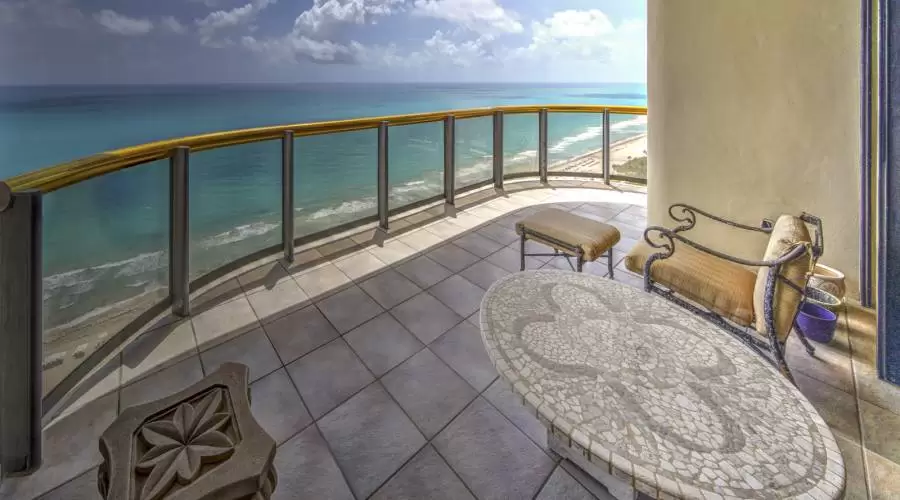 9999 Collins Ave PH2H, Bal Harbour, Florida 33154, United States, 3 Bedrooms Bedrooms, ,4 BathroomsBathrooms,Condo,For Sale,BAL HARBOUR TOWER,Collins Ave PH2H,1050234