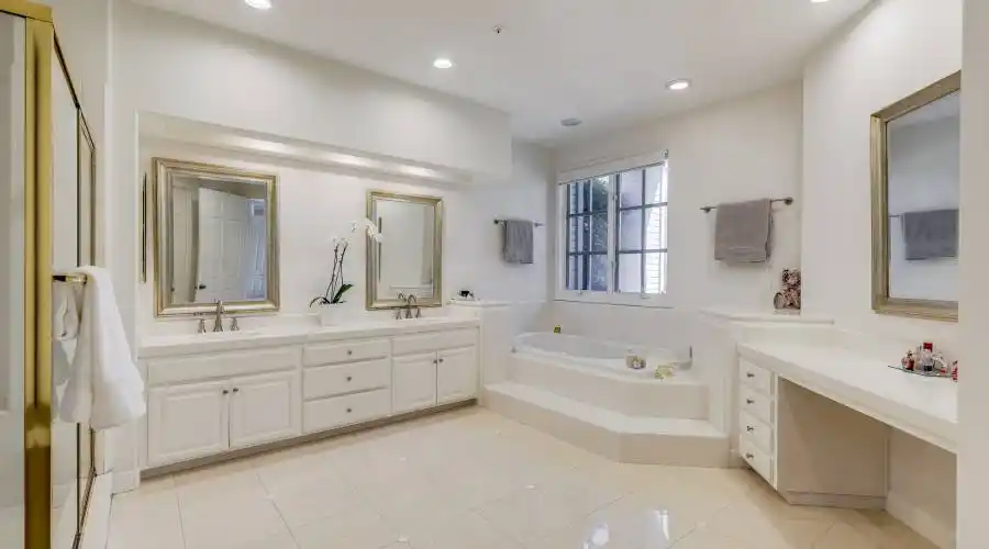 45 Monterey Drive, Tiburon, California 94920, United States, 4 Bedrooms Bedrooms, ,3.5 BathroomsBathrooms,Residential,For Sale,45 Monterey Drive,1061873