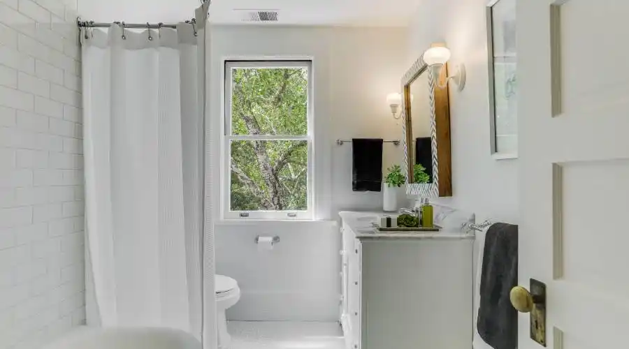 90 Culloden Park Rd, San Rafael, California 94901, United States, 6 Bedrooms Bedrooms, ,3 BathroomsBathrooms,Residential,For Sale,90 Culloden Park Rd,1064271