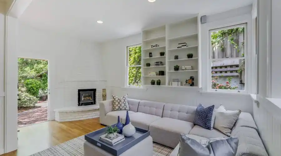 90 Culloden Park Rd, San Rafael, California 94901, United States, 6 Bedrooms Bedrooms, ,3 BathroomsBathrooms,Residential,For Sale,90 Culloden Park Rd,1064271