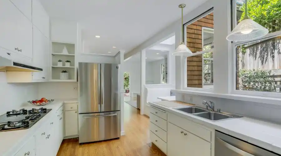 90 Culloden Park Rd, San Rafael, California 94901, United States, 6 Bedrooms Bedrooms, ,3 BathroomsBathrooms,Residential,For Sale,90 Culloden Park Rd,1064271
