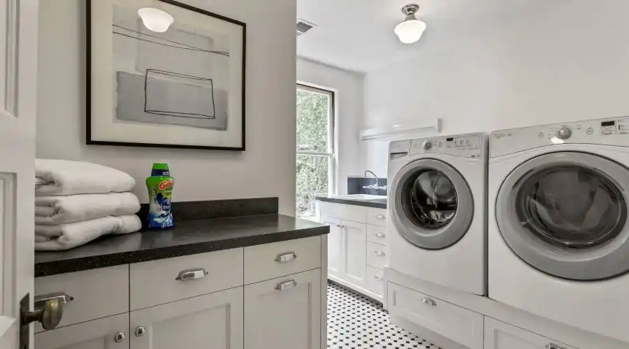 90 Culloden Park Rd, San Rafael, California 94901, United States, 6 Bedrooms Bedrooms, ,3 BathroomsBathrooms,Residential,For Sale,90 Culloden Park Rd,1064271