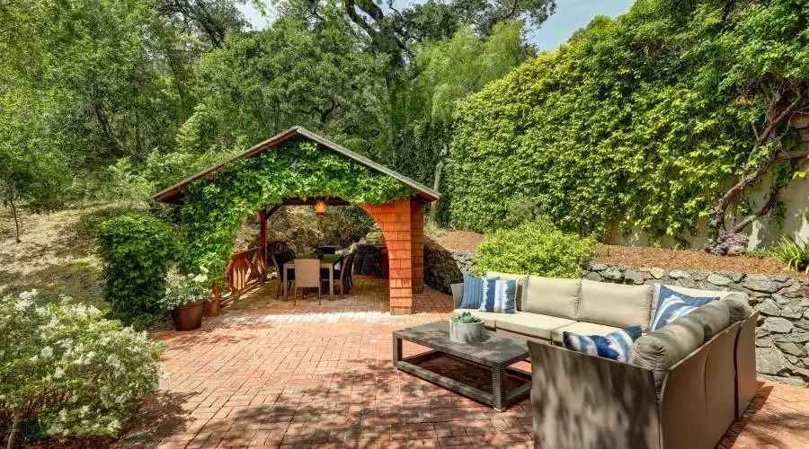 90 Culloden Park Rd, San Rafael, California 94901, United States, 6 Bedrooms Bedrooms, ,3 BathroomsBathrooms,Residential,For Sale,90 Culloden Park Rd,1064271