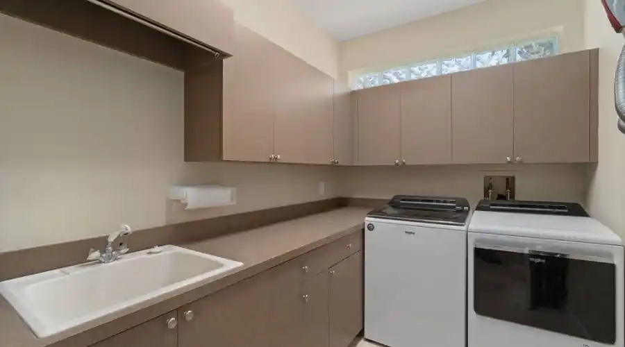 7322 Regina Royale, #33, Florida 34238, United States, 3 Bedrooms Bedrooms, 5 Rooms Rooms,3 BathroomsBathrooms,Condo,For Sale,Regina,1071876