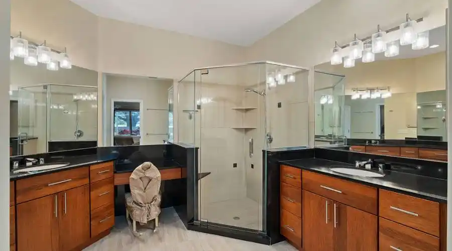 7322 Regina Royale, #33, Florida 34238, United States, 3 Bedrooms Bedrooms, 5 Rooms Rooms,3 BathroomsBathrooms,Condo,For Sale,Regina,1071876