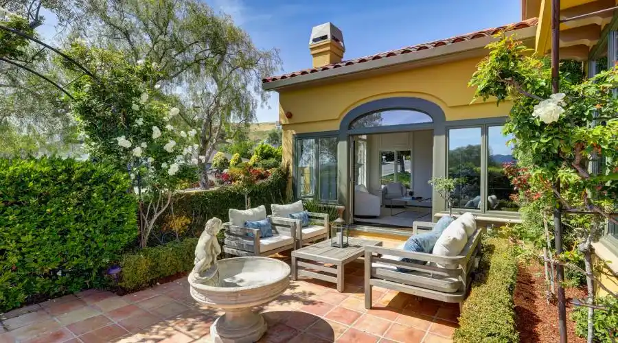 25 Turtle Rock Ct, Belvedere Tiburon, California 94920, United States, 6 Bedrooms Bedrooms, ,4.5 BathroomsBathrooms,Residential,For Sale,25 Turtle Rock Ct,1073996