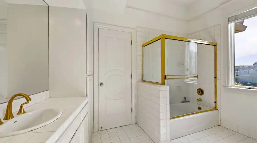 25 Turtle Rock Ct, Belvedere Tiburon, California 94920, United States, 6 Bedrooms Bedrooms, ,4.5 BathroomsBathrooms,Residential,For Sale,25 Turtle Rock Ct,1073996