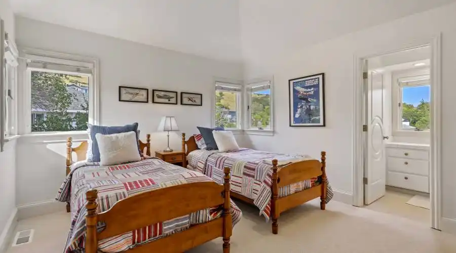 25 Turtle Rock Ct, Belvedere Tiburon, California 94920, United States, 6 Bedrooms Bedrooms, ,4.5 BathroomsBathrooms,Residential,For Sale,25 Turtle Rock Ct,1073996