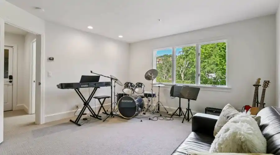 25 Turtle Rock Ct, Belvedere Tiburon, California 94920, United States, 6 Bedrooms Bedrooms, ,4.5 BathroomsBathrooms,Residential,For Sale,25 Turtle Rock Ct,1073996