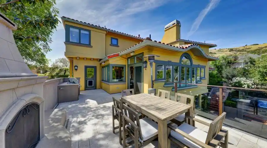 25 Turtle Rock Ct, Belvedere Tiburon, California 94920, United States, 6 Bedrooms Bedrooms, ,4.5 BathroomsBathrooms,Residential,For Sale,25 Turtle Rock Ct,1073996