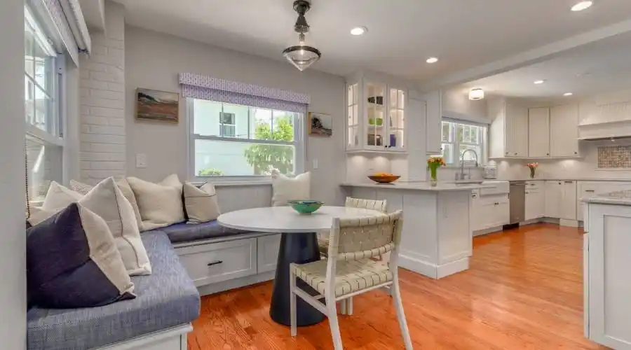 620 26th Ave N, St Petersburg, Florida, United States, 4 Bedrooms Bedrooms, 8 Rooms Rooms,3 BathroomsBathrooms,Residential,For Sale,26th Ave,1079096