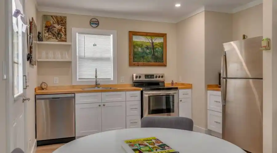 620 26th Ave N, St Petersburg, Florida, United States, 4 Bedrooms Bedrooms, 8 Rooms Rooms,3 BathroomsBathrooms,Residential,For Sale,26th Ave,1079096