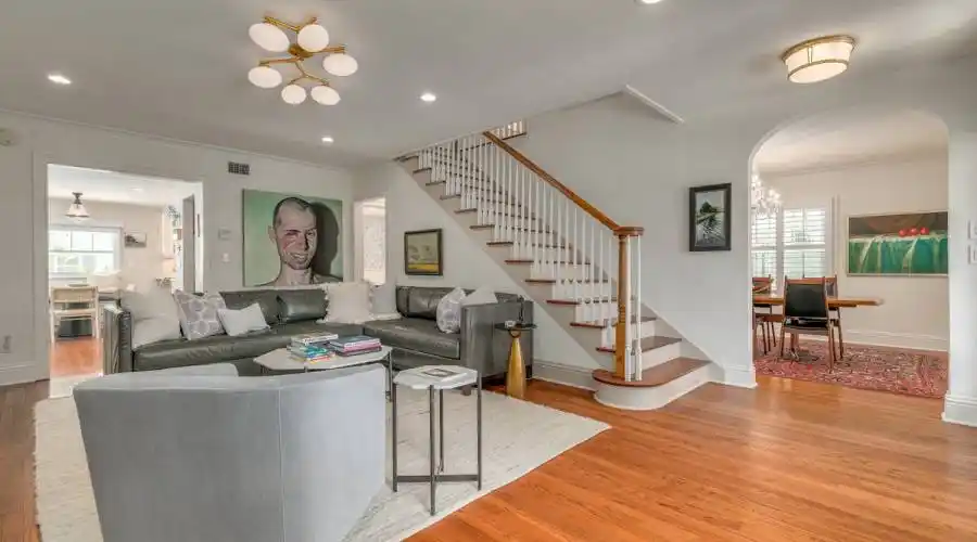 620 26th Ave N, St Petersburg, Florida, United States, 4 Bedrooms Bedrooms, 8 Rooms Rooms,3 BathroomsBathrooms,Residential,For Sale,26th Ave,1079096