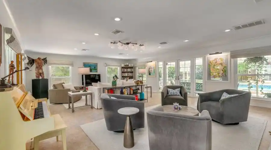 620 26th Ave N, St Petersburg, Florida, United States, 4 Bedrooms Bedrooms, 8 Rooms Rooms,3 BathroomsBathrooms,Residential,For Sale,26th Ave,1079096