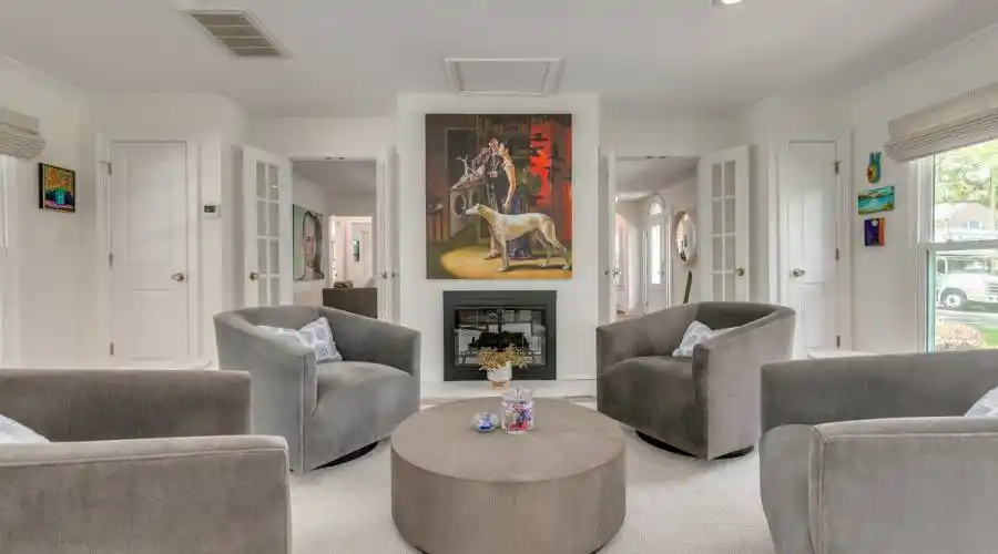 620 26th Ave N, St Petersburg, Florida, United States, 4 Bedrooms Bedrooms, 8 Rooms Rooms,3 BathroomsBathrooms,Residential,For Sale,26th Ave,1079096