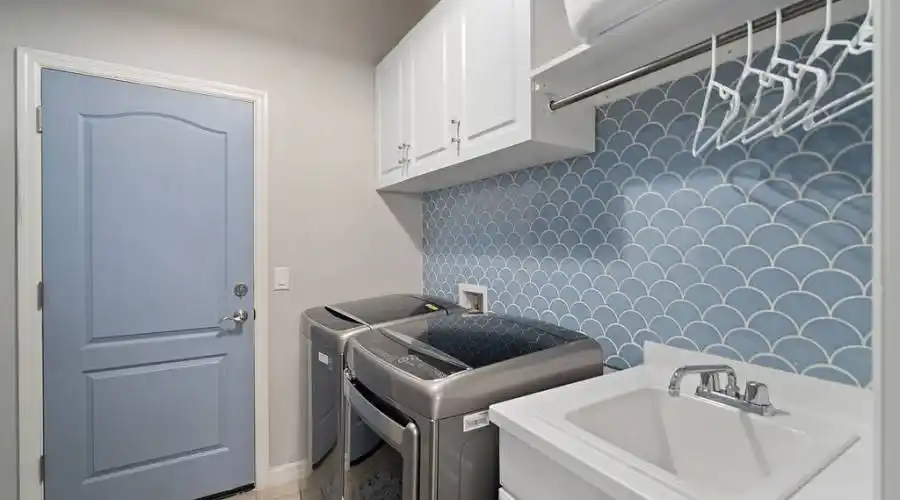 12704 Halfmoon Lake Ter- Florida 34211- United States, 3 Bedrooms Bedrooms, 5 Rooms Rooms,2 BathroomsBathrooms,Residential,For Sale,Halfmoon Lake,1081298