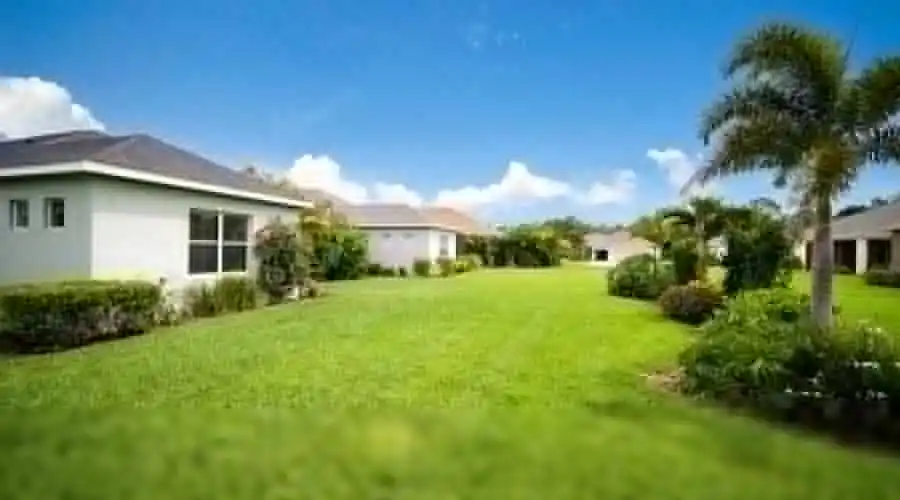 12704 Halfmoon Lake Ter- Florida 34211- United States, 3 Bedrooms Bedrooms, 5 Rooms Rooms,2 BathroomsBathrooms,Residential,For Sale,Halfmoon Lake,1081298
